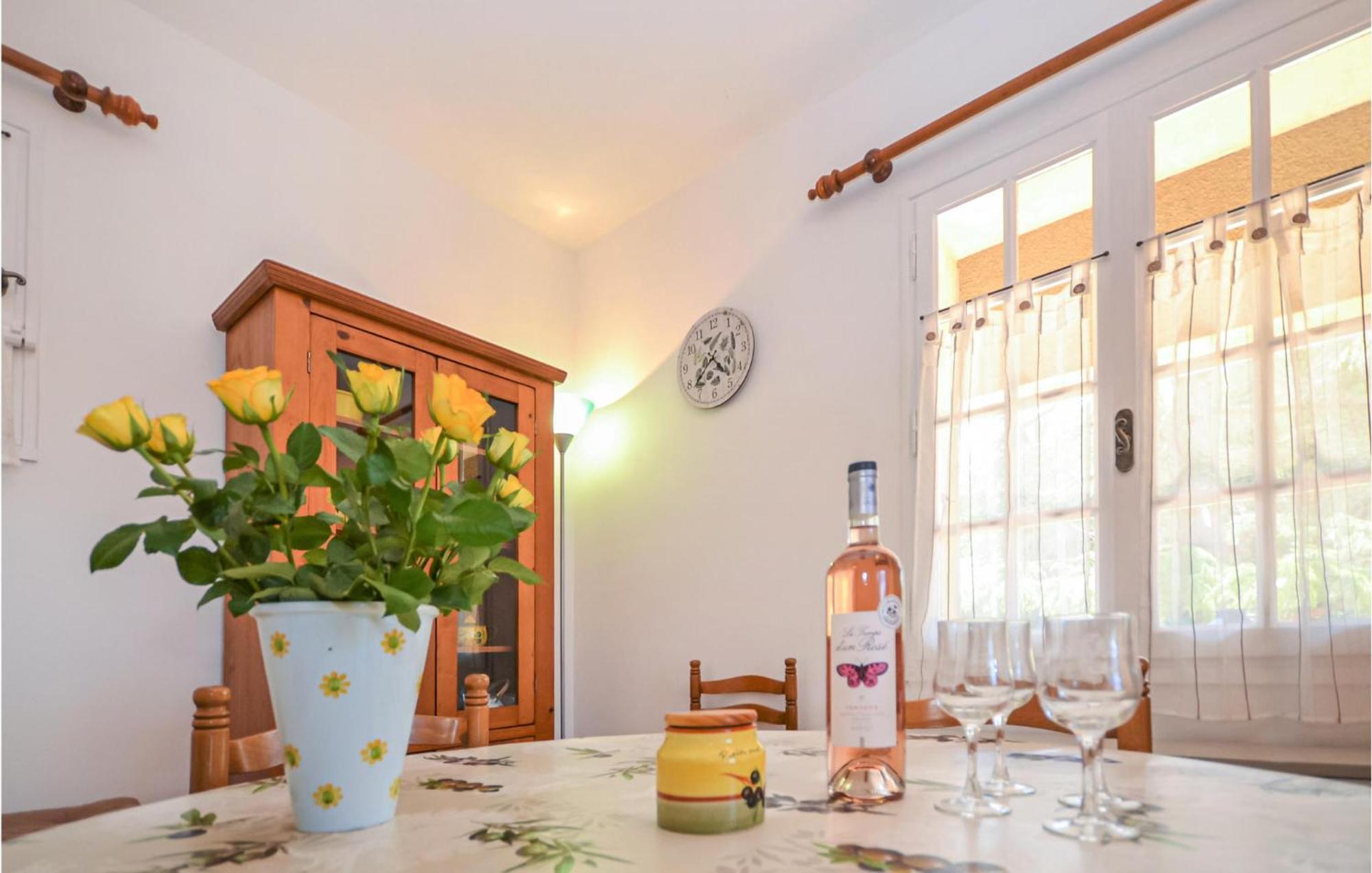 1 Bedroom Pet Friendly Home In Entrechaux Экстерьер фото