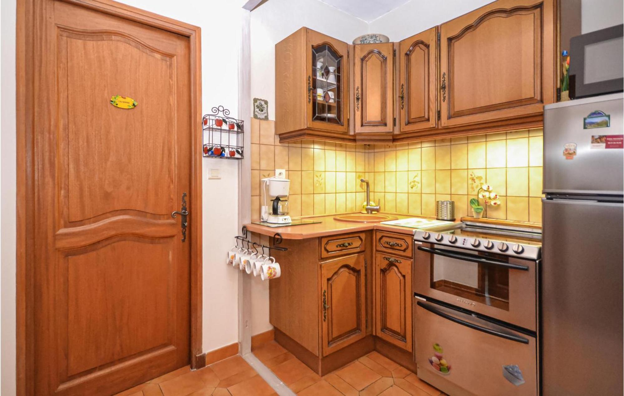 1 Bedroom Pet Friendly Home In Entrechaux Экстерьер фото