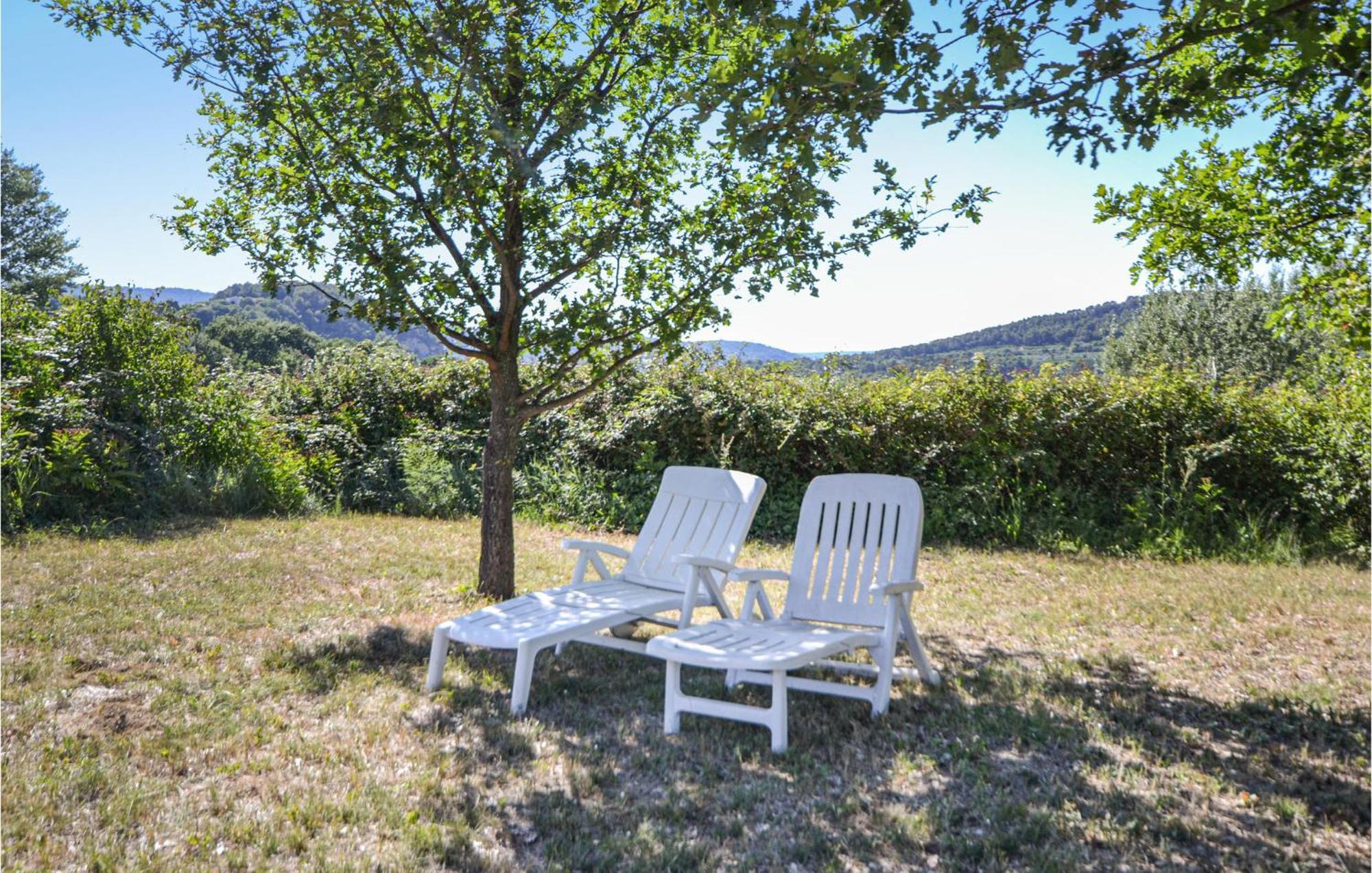 1 Bedroom Pet Friendly Home In Entrechaux Экстерьер фото