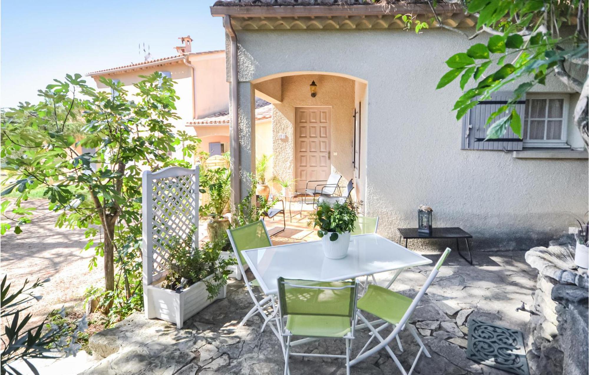 1 Bedroom Pet Friendly Home In Entrechaux Экстерьер фото